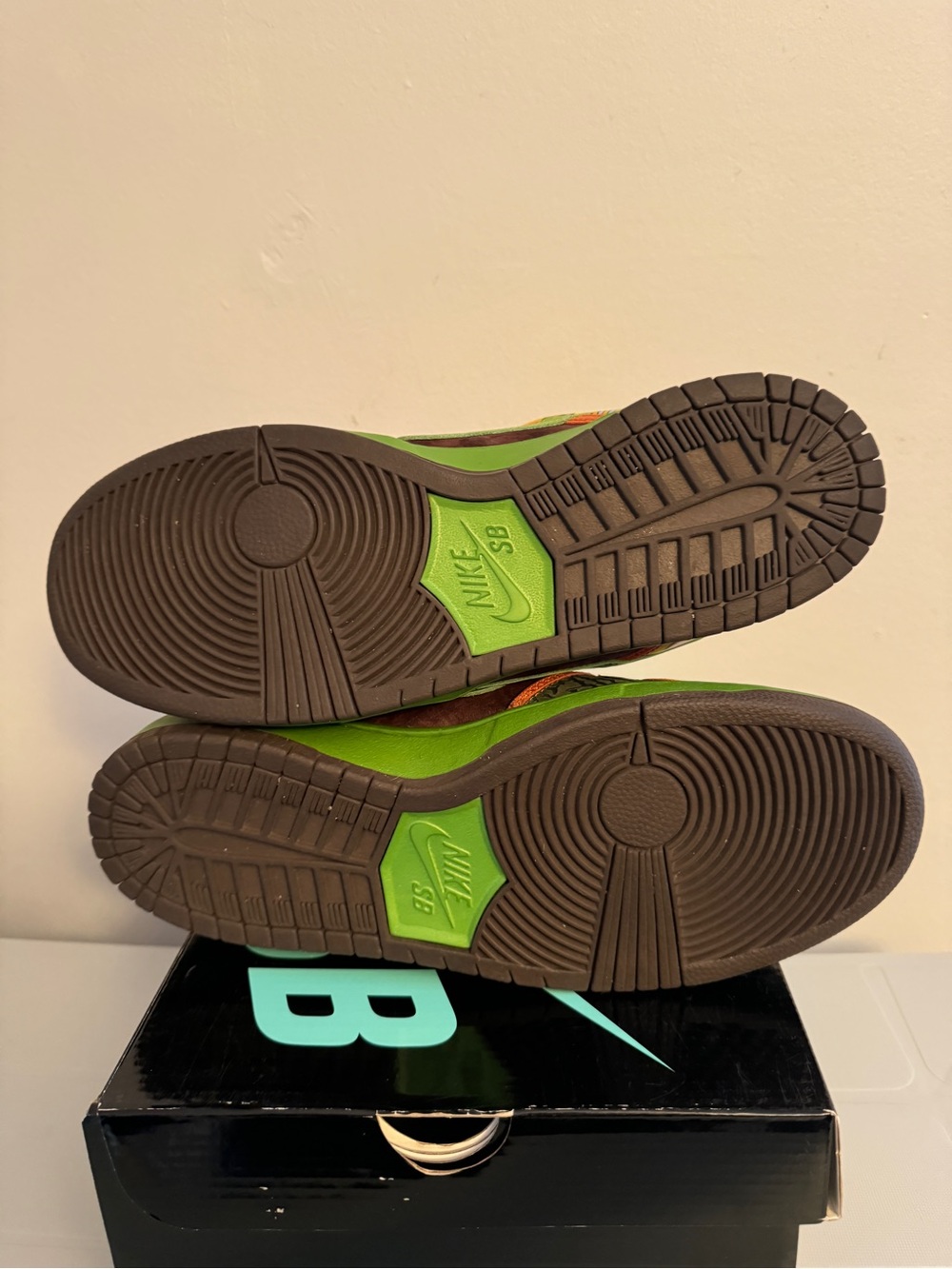 Nike SB Dunk Low De La Soul PRM
DLS SB QS Men's US 10.5 - Picture 5 of 6